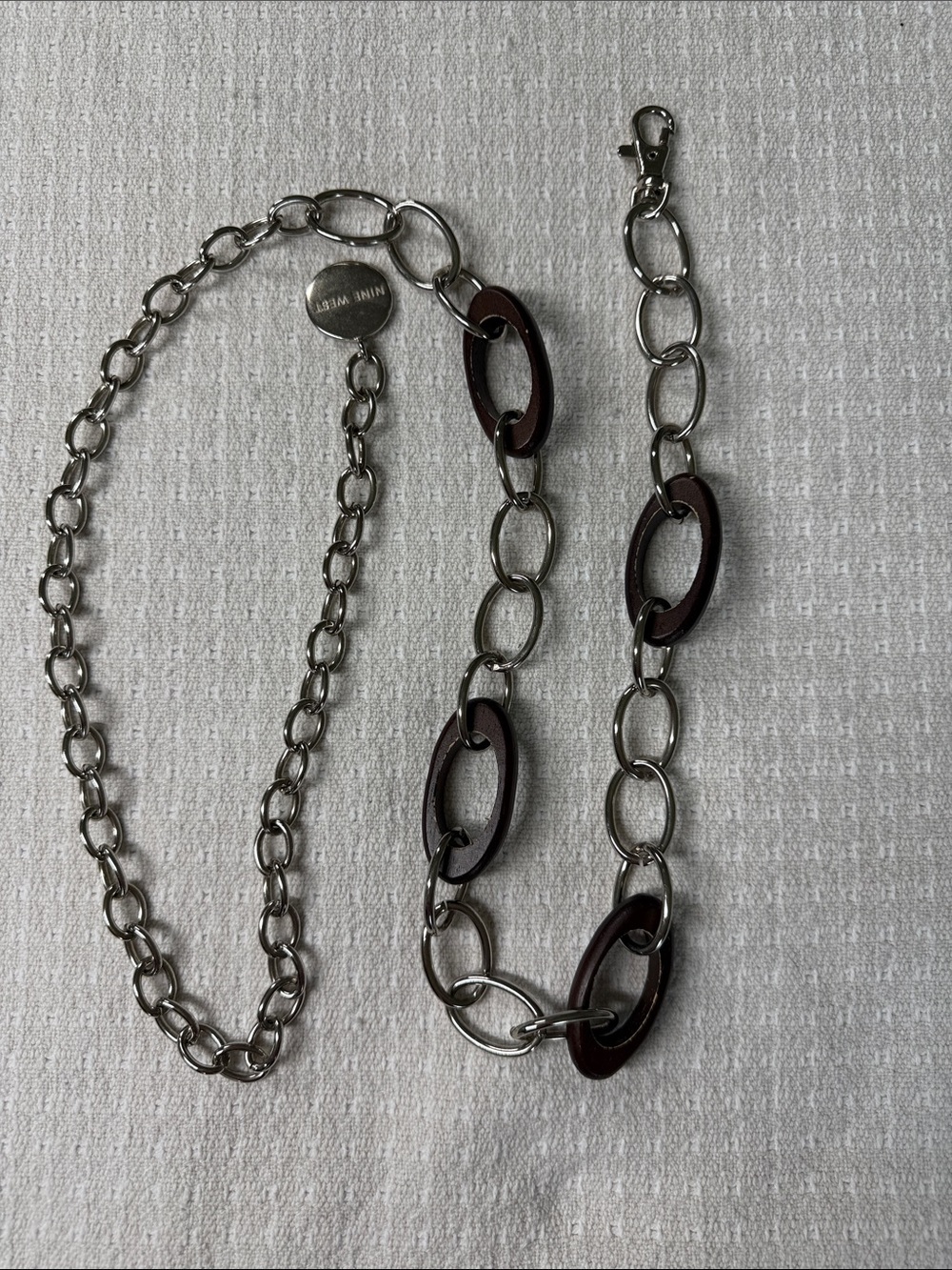 Nine west silver/ chrome and wood links chain belt fully adjustable
